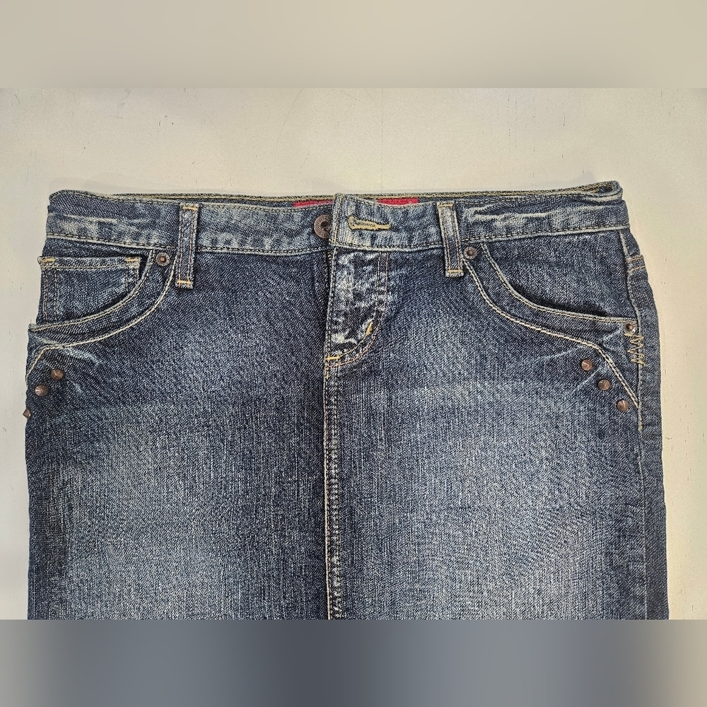 Guess Jeans 90s Y2k Blue Denim Pencil Skirt with back slit. size 28.